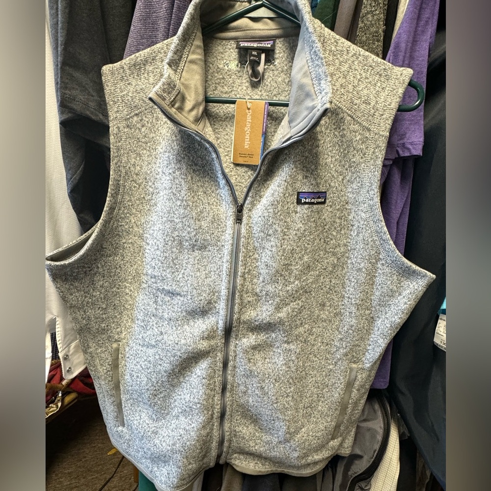 New with tags Patagonia full zip vest. XXL women’s